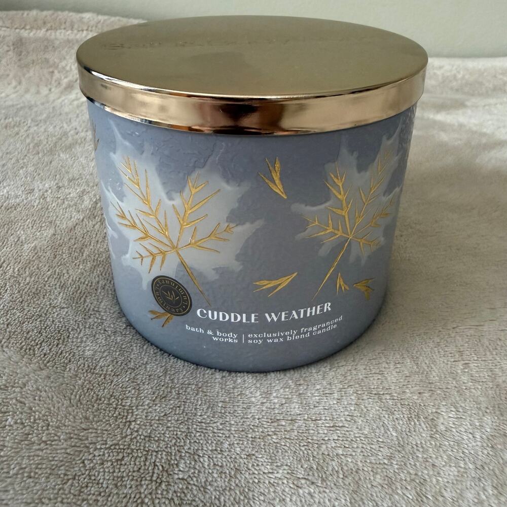 Bath & Body Works Cuddle Weather 3 Wick Candle Soy Wax Blend Luminary Holiday